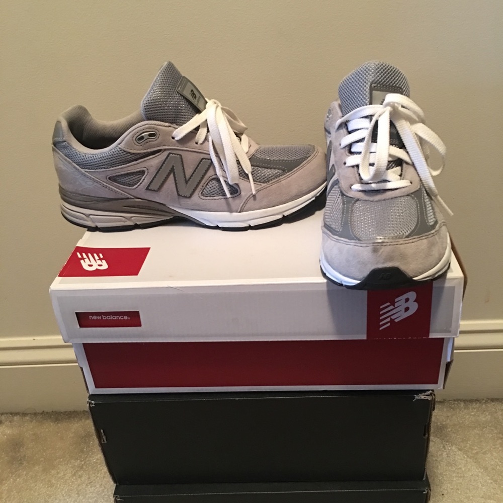 New Balance 990v4